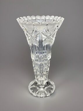 Romantic Lead Crystal Frosted Hearts 8” Pedestal Bud Vase Bleikristall Germany